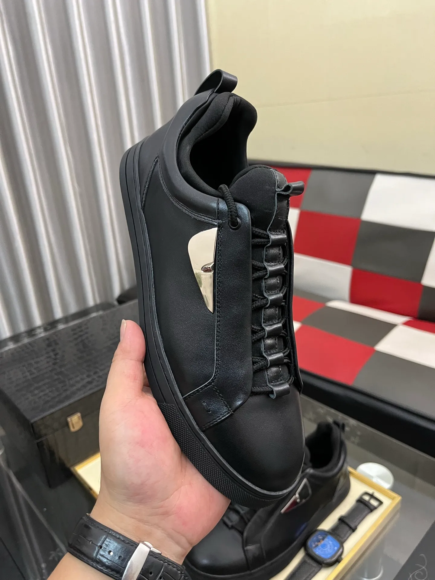 Men's Men's Shoes 💰: 420⌚️⌚️[Fendi] Fendi's latest high-top casual shoes for men! Available at counters simultaneously! A one-to-one replica of the original. The surface is made of imported high-tech waterproof mesh, the interior is made of first-layer water-dyed cowhide, and the original factory-supplied rubber outsole is used. Leading new fashion concepts. Matching code: 38-442️⃣Colors available